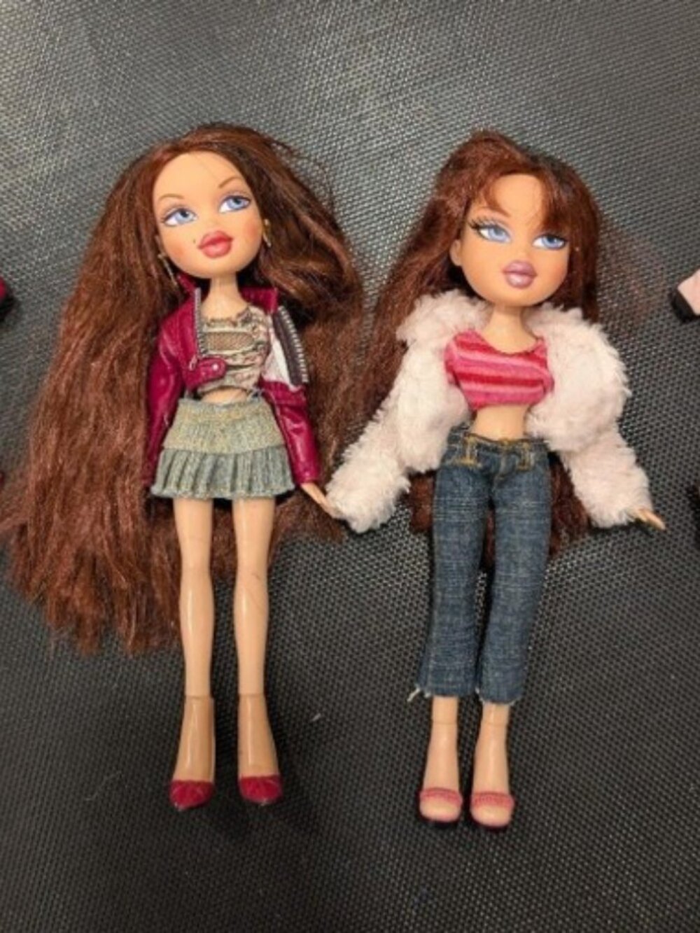2004 Bratz Twins 1st Edition Phoebe and Roxxi fashion dolls